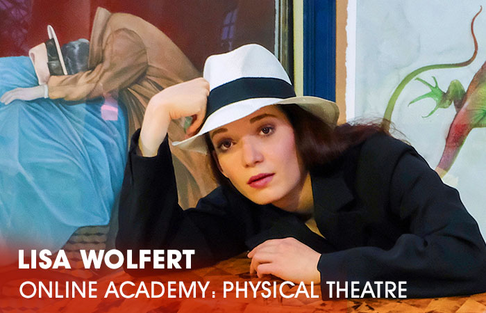 Die Dozentin Lisa Wolfert lehrt an der Artrium Schauspielschule Hamburg das Fach Physical Theatre