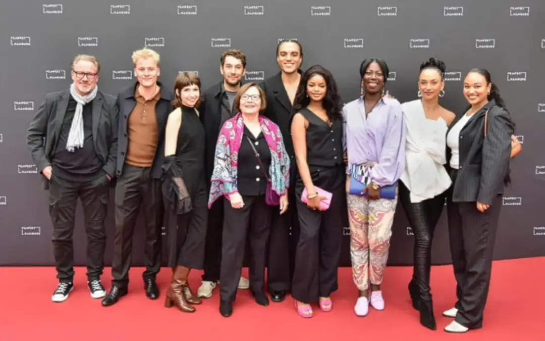 Yannick Niehoff auf dem roten Teppich des Hamburger Filmfests