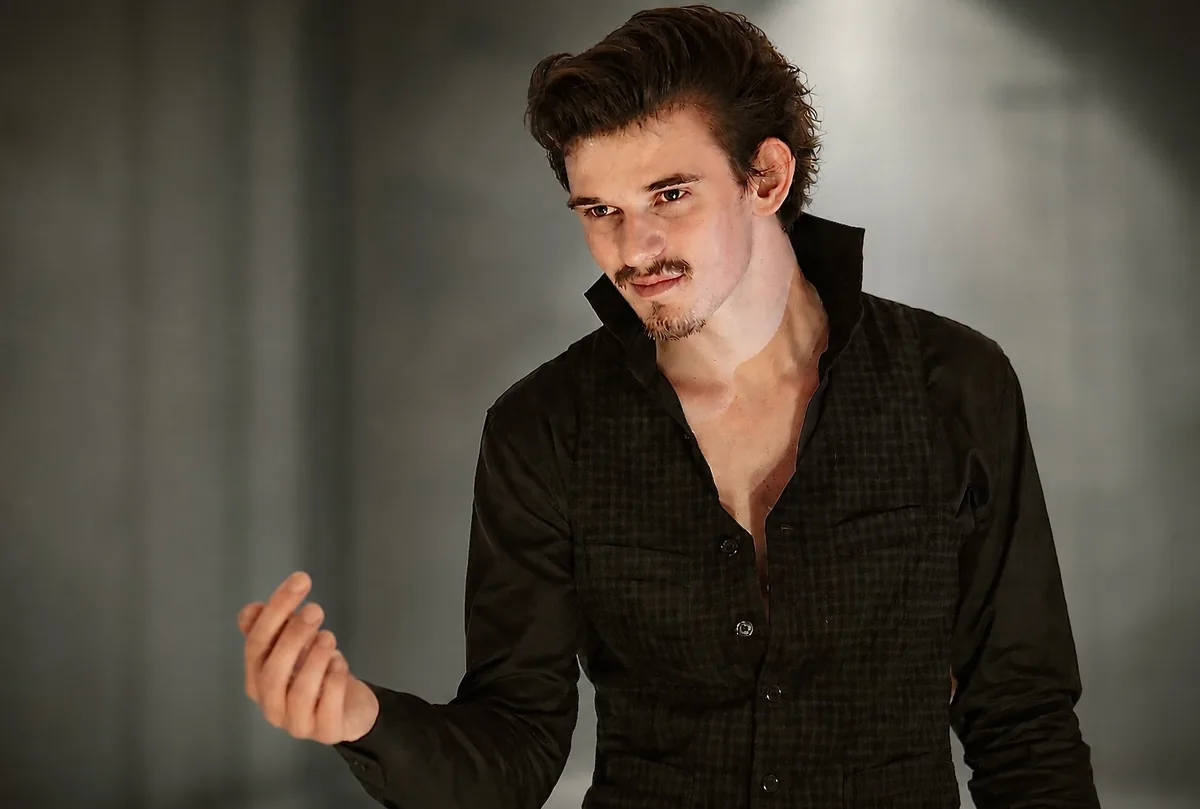 Melwin Ziebke, Absolvent der Artrium Schauspielschule Hamburg